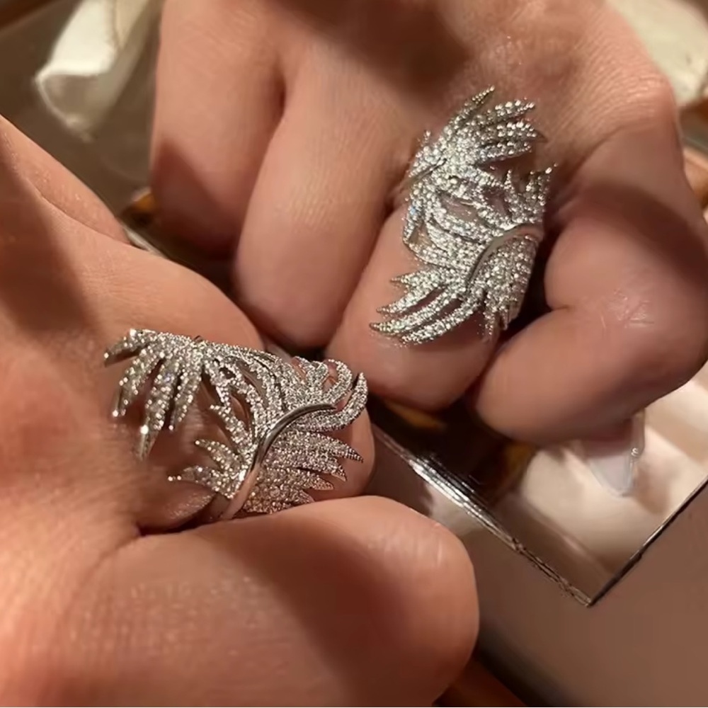 Modern Silver Leaf Diamond Ring - image 4